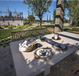 5 bedroom villa with heated pool near Momjan, Istria, sleep 12